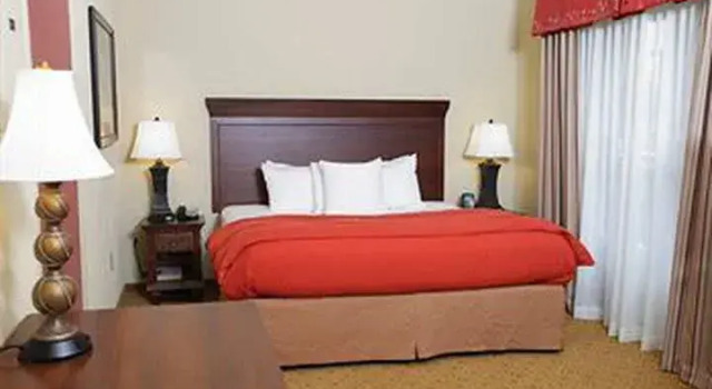Четырёхместный номер Standard Homewood Suites Fredericksburg