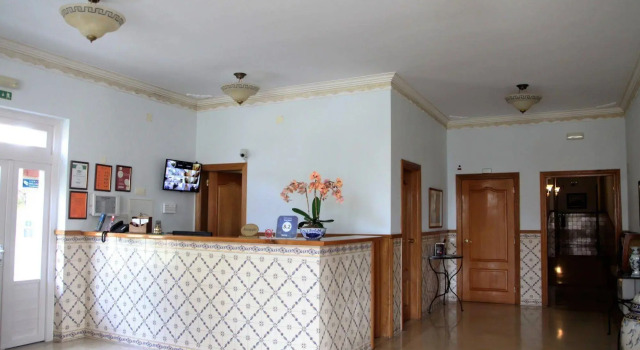 Hotel Smart, Забронировать Отель Отели Эшторил с бассейном, рядом с Пляж Тамариз, Бассейн