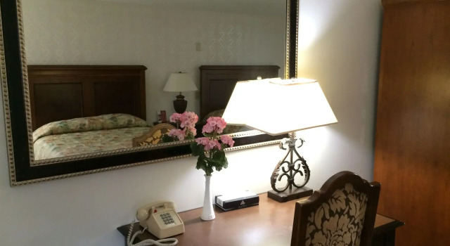 Island Inn, Buchen Sie Gasthaus Grand Island Nebraska
