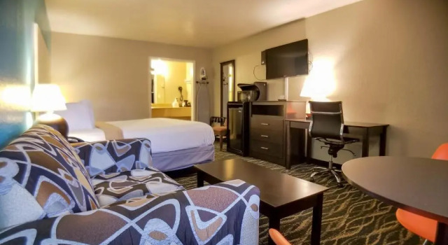 Двухместный люкс Howard Johnson by Wyndham Houston Hobby Airport