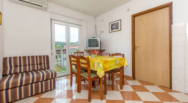 Apartments Ivan, Забронировать Апартаменты/квартира Бибинье Задарская жупания, рядом с Пляж Бибиньски Мликарич