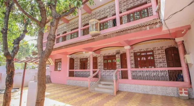 OYO 10728 Home Near Calangute Beach, Rezerwuj Hotel Calangute North Goa