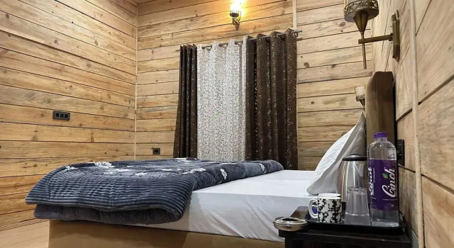 Номер Standard Cabana Riverside Resort - Kainchi Dham