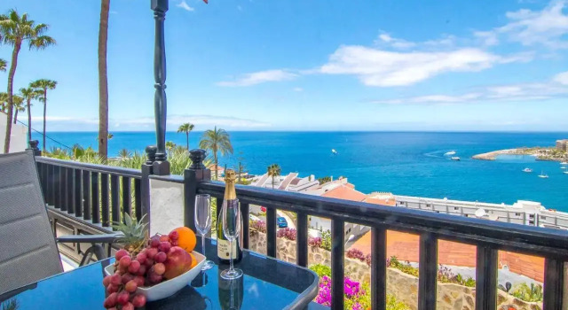 Sunset Dream Bungalow with balcony sea view.