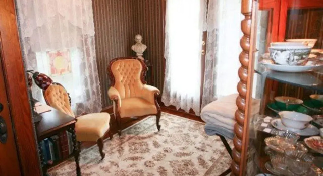 The Ginkgo Tree, Prenota Bed & breakfast Mount Pleasant Michigan