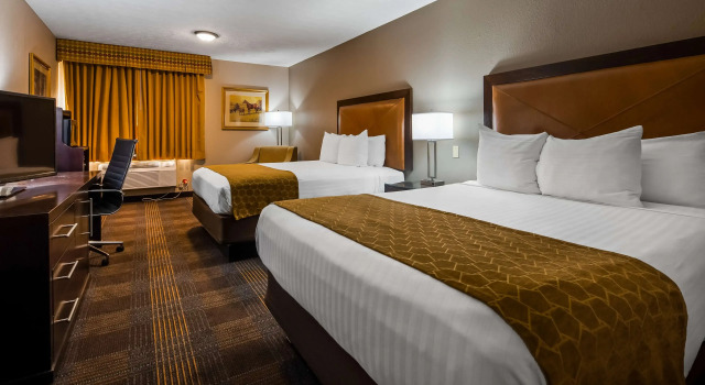 Четырёхместный номер Standard Best Western Shelbyville Lodge