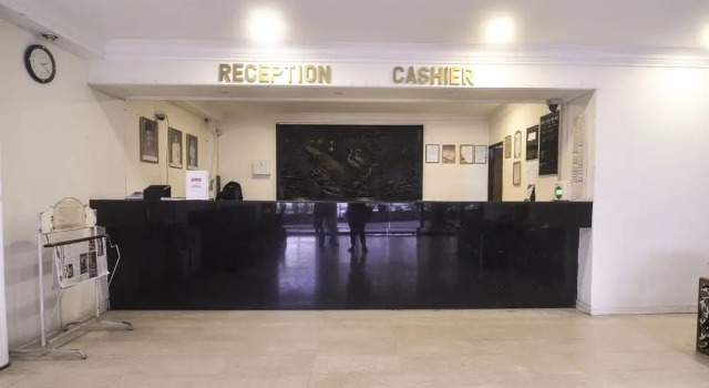 OYO 11342 Liwah Hotel