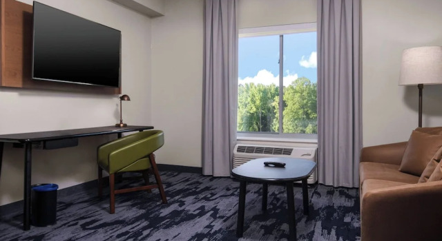 Люкс Fairfield Inn & Suites Rocky Mount