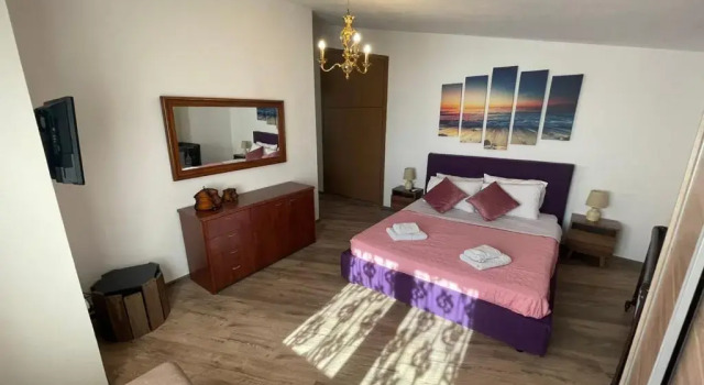 Maisonette 25m from the sea