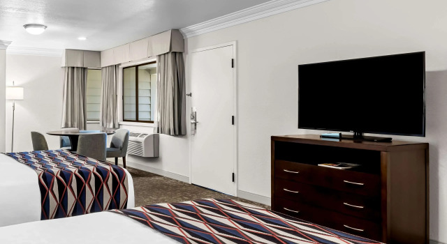 Четырёхместный номер Standard Best Western Garden Inn