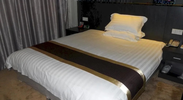 Menghuang Holiday Hotel