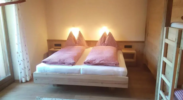 Bauernhof Hintenberg, Prenota Hotel Hotel a Tirolo con parcheggio, Parcheggio