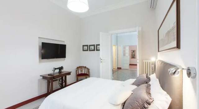 Lovely House Rome, Забронировать Отель Отели Рима с парковкой, рядом с Универмаг La Rinascente, Парковка