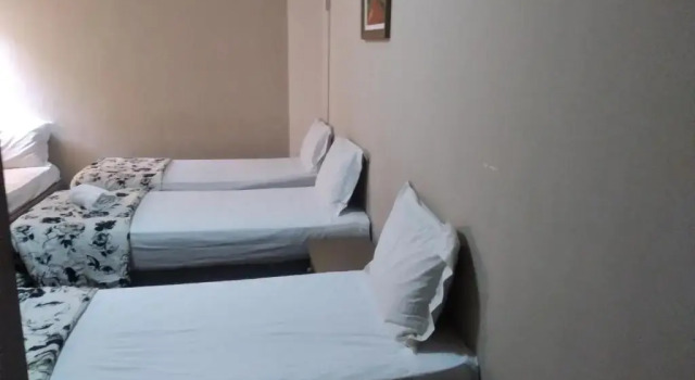 Трёхместный номер Economy Hotel Fronteira
