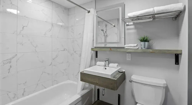 Standard cvadruplă cameră Hotel Far Hills