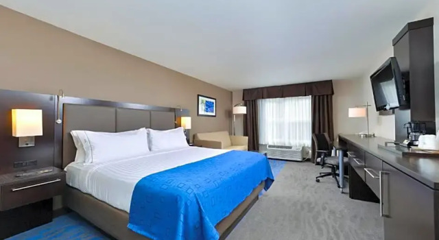 Полулюкс Holiday Inn Express Hotel & Suites St. Louis West-OFallon by IHG