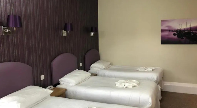 Трёхместный номер Standard Riviera Hotel
