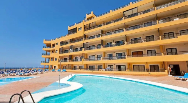 431 - Edif Aguamarina - Vacation Rental Home in the coast line of Golf del Sur, Забронировать Отель Отели Сан-Мигель-де-Абона с парковкой, рядом с Playa Amarilla, Парковка