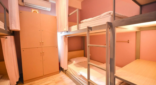 Кровать в общем номере (женский номер) Good Day Hostel