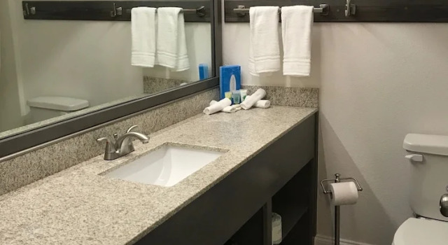 Номер Premium Hotel Pensacola