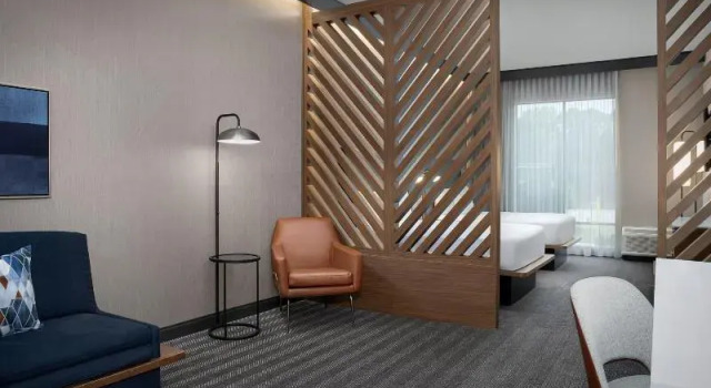 Четырёхместный люкс c 1 комнатой Courtyard by Marriott Northport University of Alabama