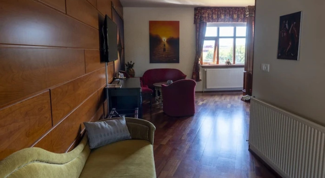 Трёхместный номер Standard с балконом и с видом на озеро Hotel Kriunes