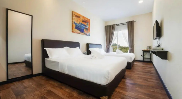 Четырёхместный номер Standard с видом на море Hotel Le-Shore