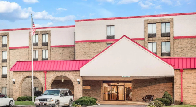 Четырёхместный номер Standard Ramada by Wyndham Xenia