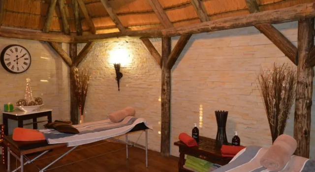 Zebra Kalahari Lodge, Rezervasyon Tatil Evi Hoachanas Mariental Rural