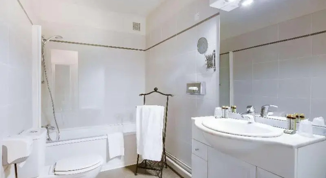 Четырёхместный семейный номер Standard Hôtel Le Maxime - Best Western Signature Collection