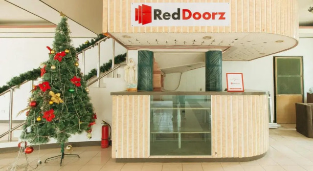 RedDoorz @ Royal Grande Beach Resort Batangas