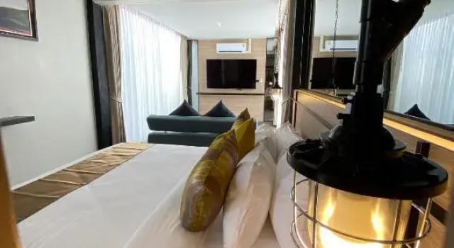 Номер Deluxe The Gold Living Life