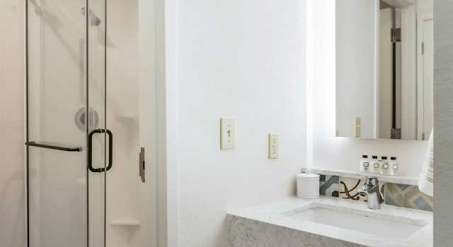 Четырёхместный номер Standard St Charles Coach House, an Ascend Collection Hotel