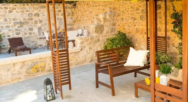 Вилла Villa Leon - Private courtyard serenity