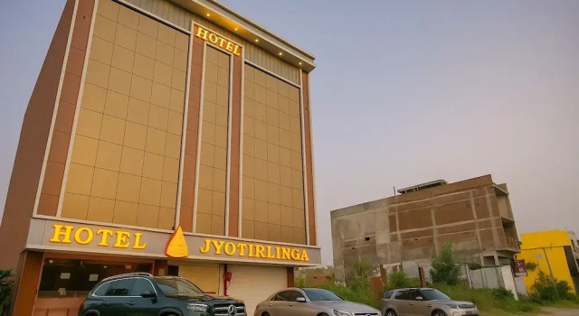 Hotel Jyotirlinga- One Way Drop to Mahakal Temple, Забронировать Отель Недорогие отели штата Махараштры, недорого