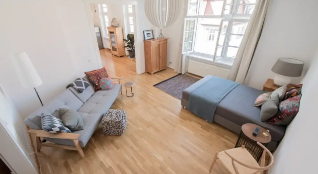 2 soveværelser i standard- værelse med byudsigt Modern design im klassischen Altbau