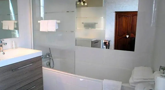 Двухместный номер Classic Logis Hôtel Auberge De Lecole