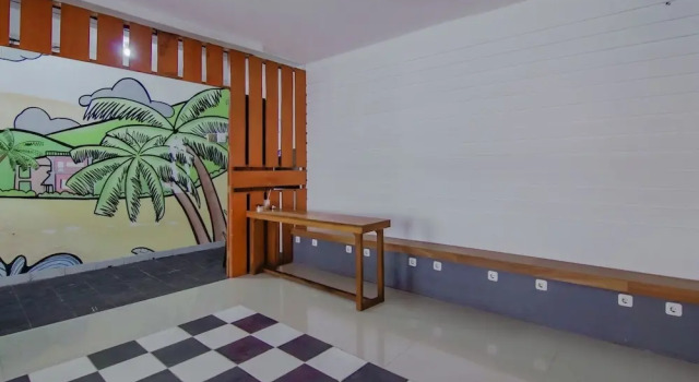 Oyo 89994 Kartini House, Book Hotel Hotels in Jakarta Province with Parking, Parking