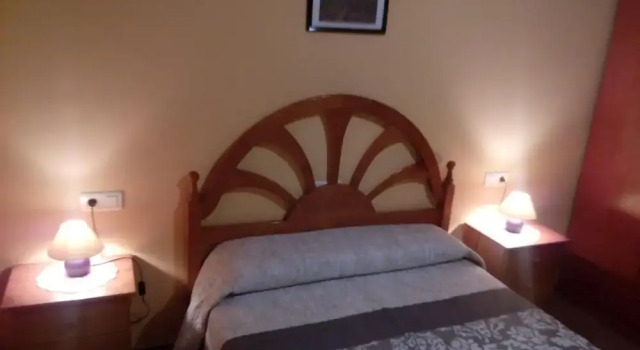 Apartamentos Casa Ferrás, Boek Appartement Hotels in Valderrobres met parkeren, Parkeren
