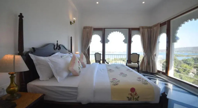 Люкс с видом на озеро Burj Baneria - A Boutique Homestay