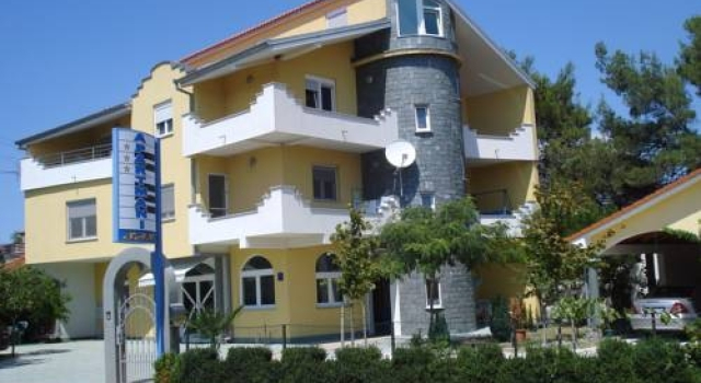 Apartments San, Book Apartment Sukosan Zadar County, near Makarska Beach