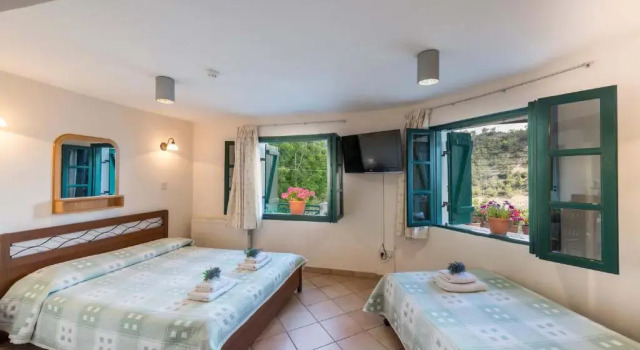 Семейная студия Superior Themis House