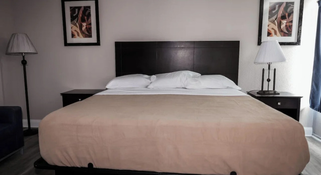Riverside Inn & Suites by OYO Danville Ceaser Casino, Prenota Hotel Danville Virginia