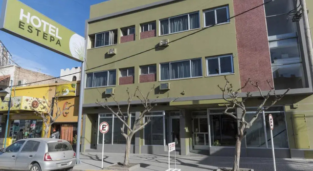 Estepa Hotel, Book Hotel General Roca Río Negro