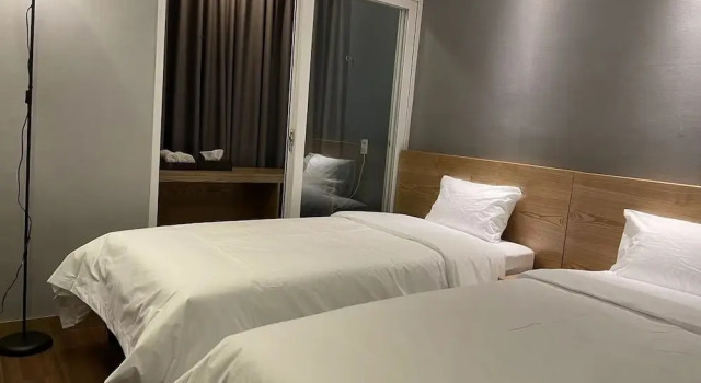 The garden hotel, Забронировать Отель Чонногу Сеул, рядом с Мост Квантонгё