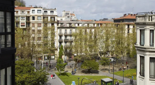 Boulevard 2 by FeelFree Rentals, Rezerwuj Hotel Hotele w Baskonia z parkingiem, Parking