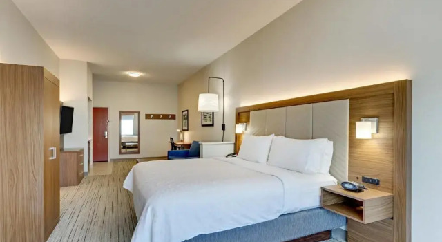 Семейный люкс Holiday Inn Express Hotel and Suites Weatherford by IHG