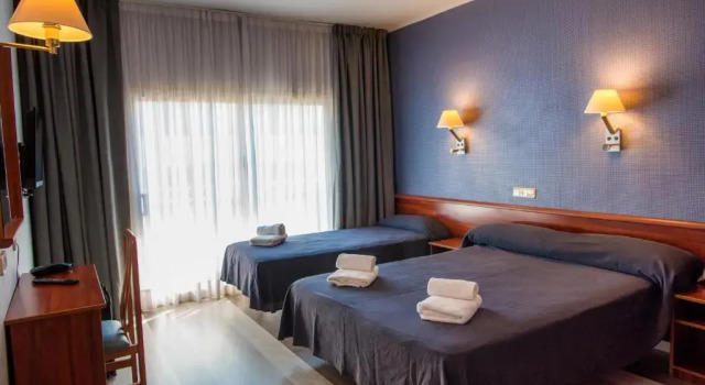 Трёхместный номер Standard Hotel Acacias Suites & Spa