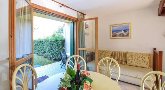 Nice Home in Aprilia Marittima With 2 Bedrooms and Outdoor Swimming Pool, Buchen Sie Hotel Aprilia Marittima 