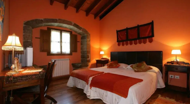 Bajo Los Tilos, Book Hotel Hotels in Asturias with Parking, Parking